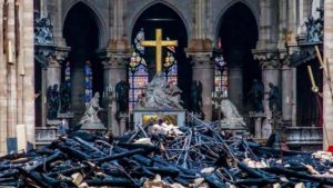 Il crocifisso intatto di Notre-Dame